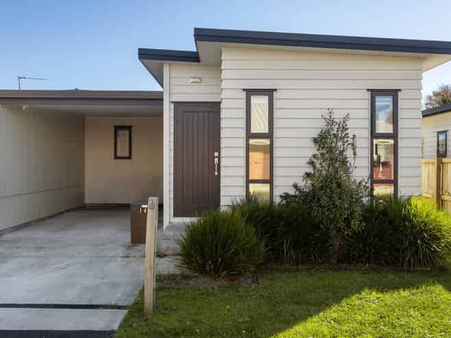 1/4 Searancke Place, Fairfield