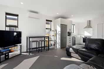 1/4 Searancke Place, Fairfield