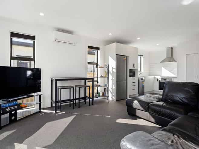 1/4 Searancke Place, Fairfield