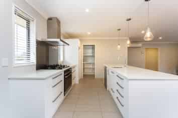 17  Lloyd Close, Rolleston