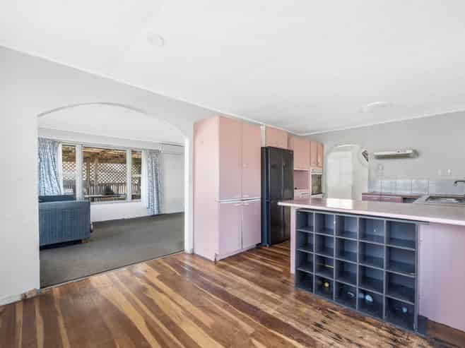 23 Chadwick Crescent, Mangere East