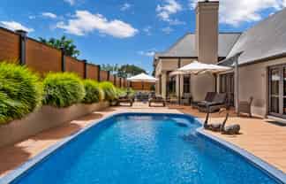 16 Conifer Grove, Kamo