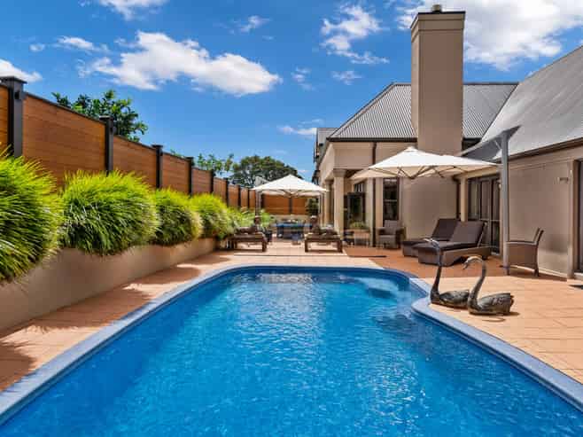 16 Conifer Grove, Kamo
