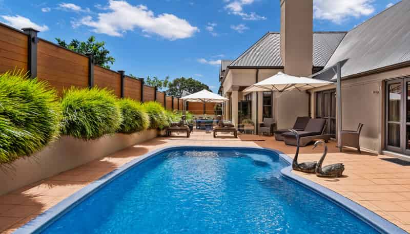 16 Conifer Grove, Kamo