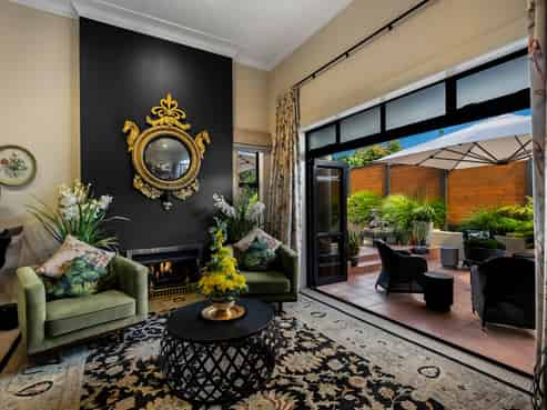 16 Conifer Grove, Kamo