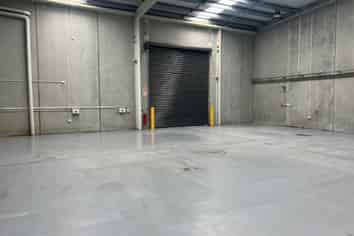 279m² Warehouse For sale