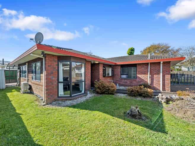 2/10 Hamilton Road, Papatoetoe