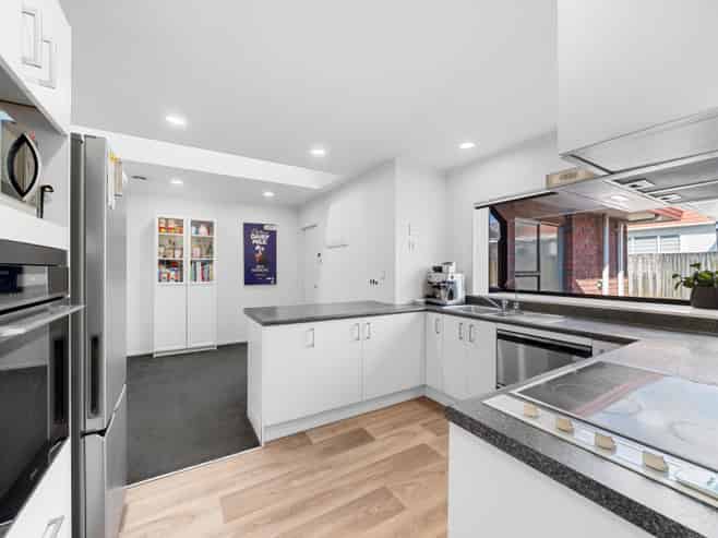 2/10 Hamilton Road, Papatoetoe