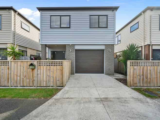 2B Oxford Road, Manurewa