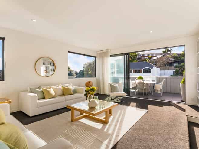 7 Whitcombe Road, Bucklands Beach