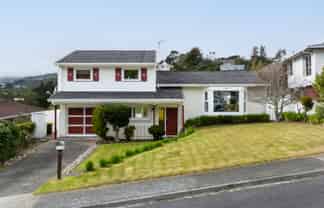 9 Caesars Place, Churton Park