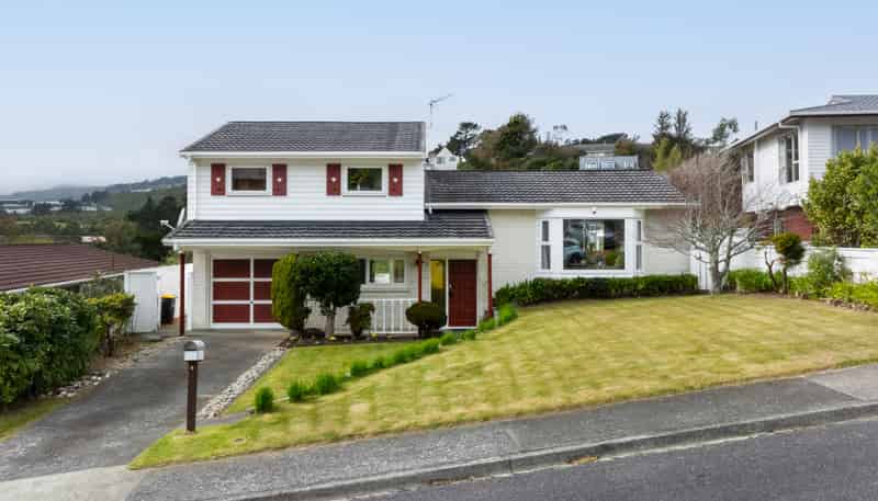 9 Caesars Place, Churton Park