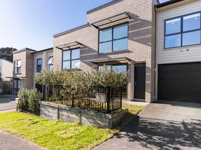 51 Matairangi Avenue, Totara Heights