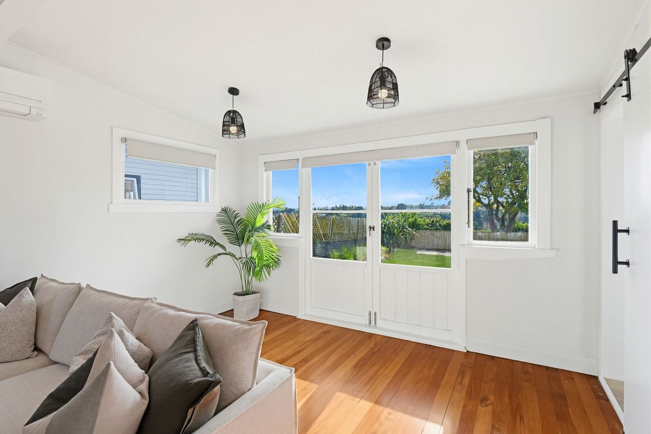 Modernised Classic in Durie Hill! - Fler