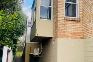 410a Devon Street East, Strandon