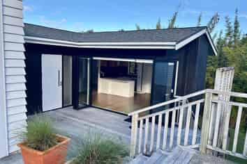 6A Jellicoe Road, Murrays Bay
