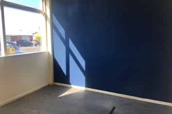 Modern Showroom/Warehouse 420m2