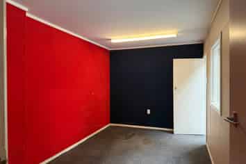 Modern Showroom/Warehouse 420m2