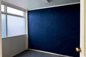 Modern Showroom/Warehouse 420m2