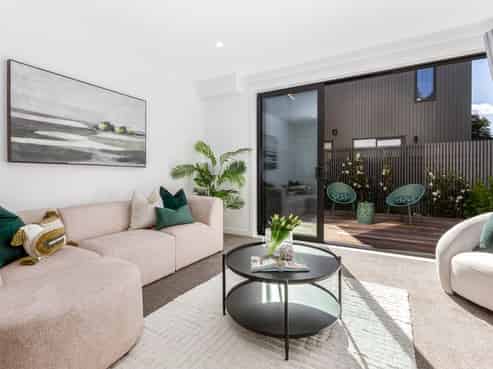 1/323 Riverside Drive, Waterloo