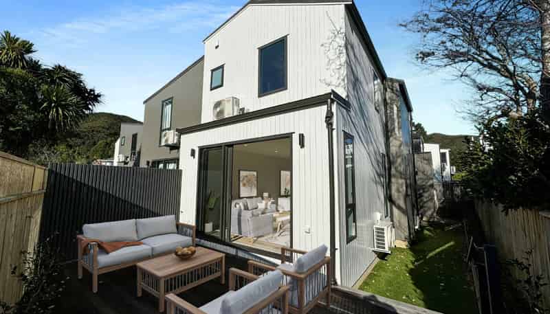 1/323 Riverside Drive, Waterloo