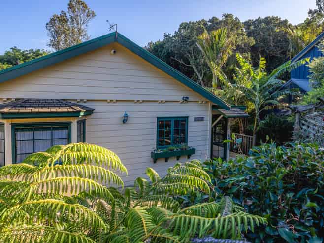 31 Hekerua Road, Oneroa