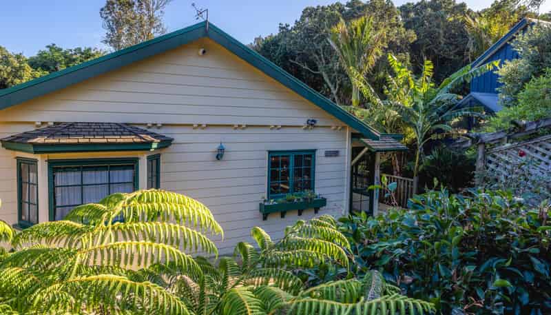 31 Hekerua Road, Oneroa