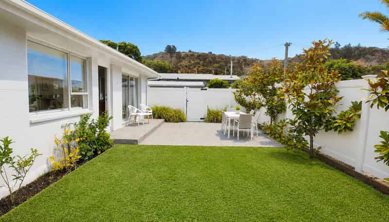 2/37b  Main Road, Redcliffs