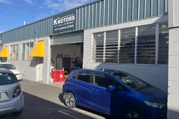 140m2 Hillside Industrial - 90% Warehouse! 