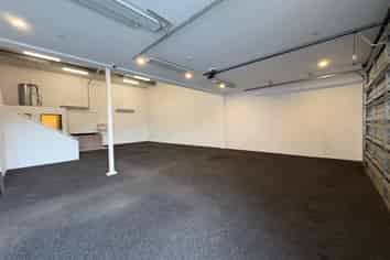 Modern City Fringe Office/Warehouse