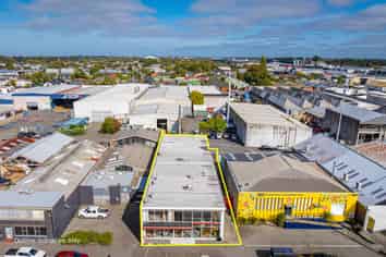 Impressive Standalone Warehouse on Montreal St