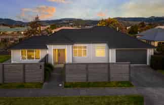 155 Guildford Drive, PARAPARAUMU BEACH