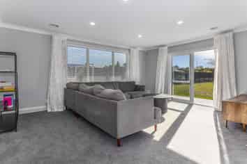 155 Guildford Drive, PARAPARAUMU BEACH