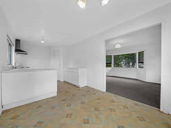 1/11 Hughes Terrace, Te Atatu Peninsula