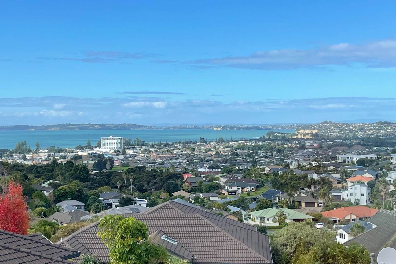 Modern Family Living in Beautiful Orewa – pohled 2