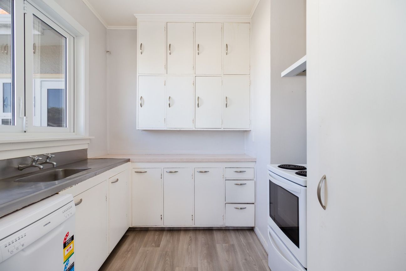 Charming 1940s Cottage in Fairy Springs Awaits You - Altro