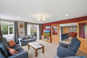 724 Queens Drive, Waikiwi