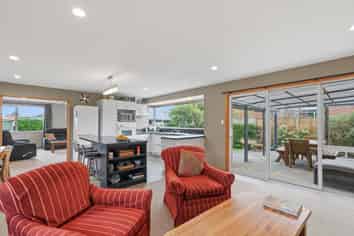724 Queens Drive, Waikiwi
