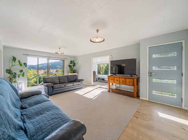 11 Roband Crescent, Brown Owl