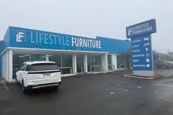 High-Profile Te Rapa Retail – 1,000m² (Can Split)