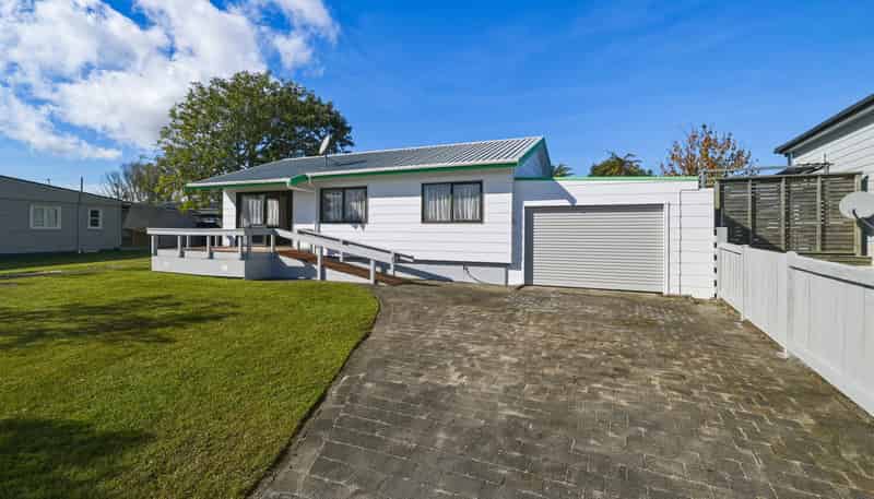 14A Charles Road, Hannahs Bay