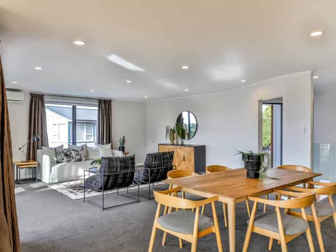 88 Tiroroa Avenue, Te Atatu South