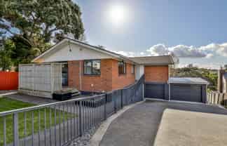88 Tiroroa Avenue, Te Atatu South