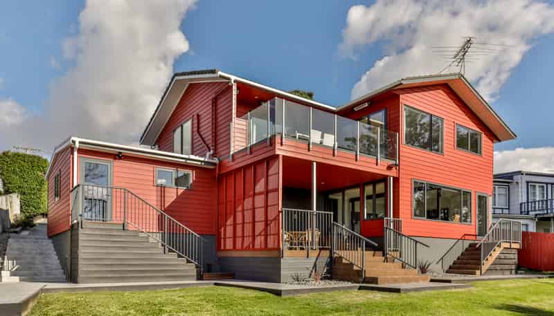 88 Tiroroa Avenue, Te Atatu South