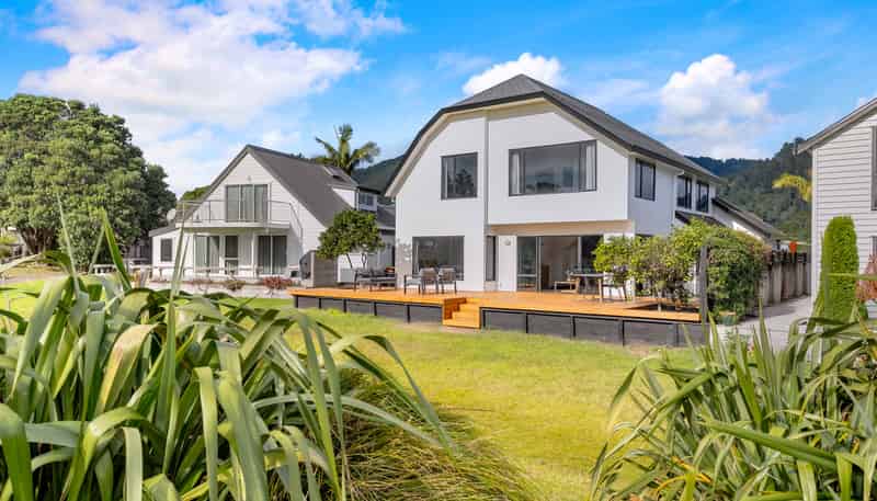10 Ajax Head, Pauanui