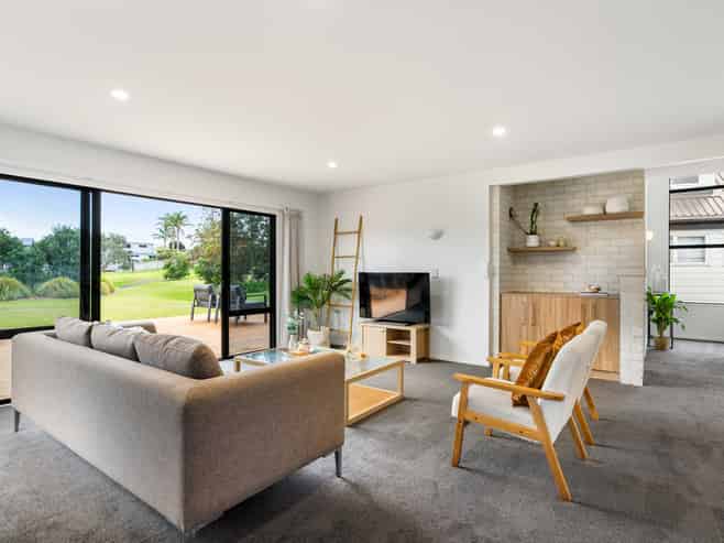 10 Ajax Head, Pauanui