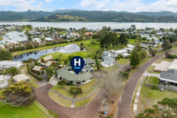 2 Lake Court, Pauanui