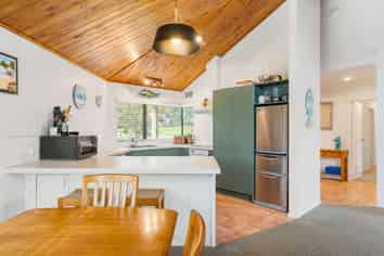 2 Lake Court, Pauanui