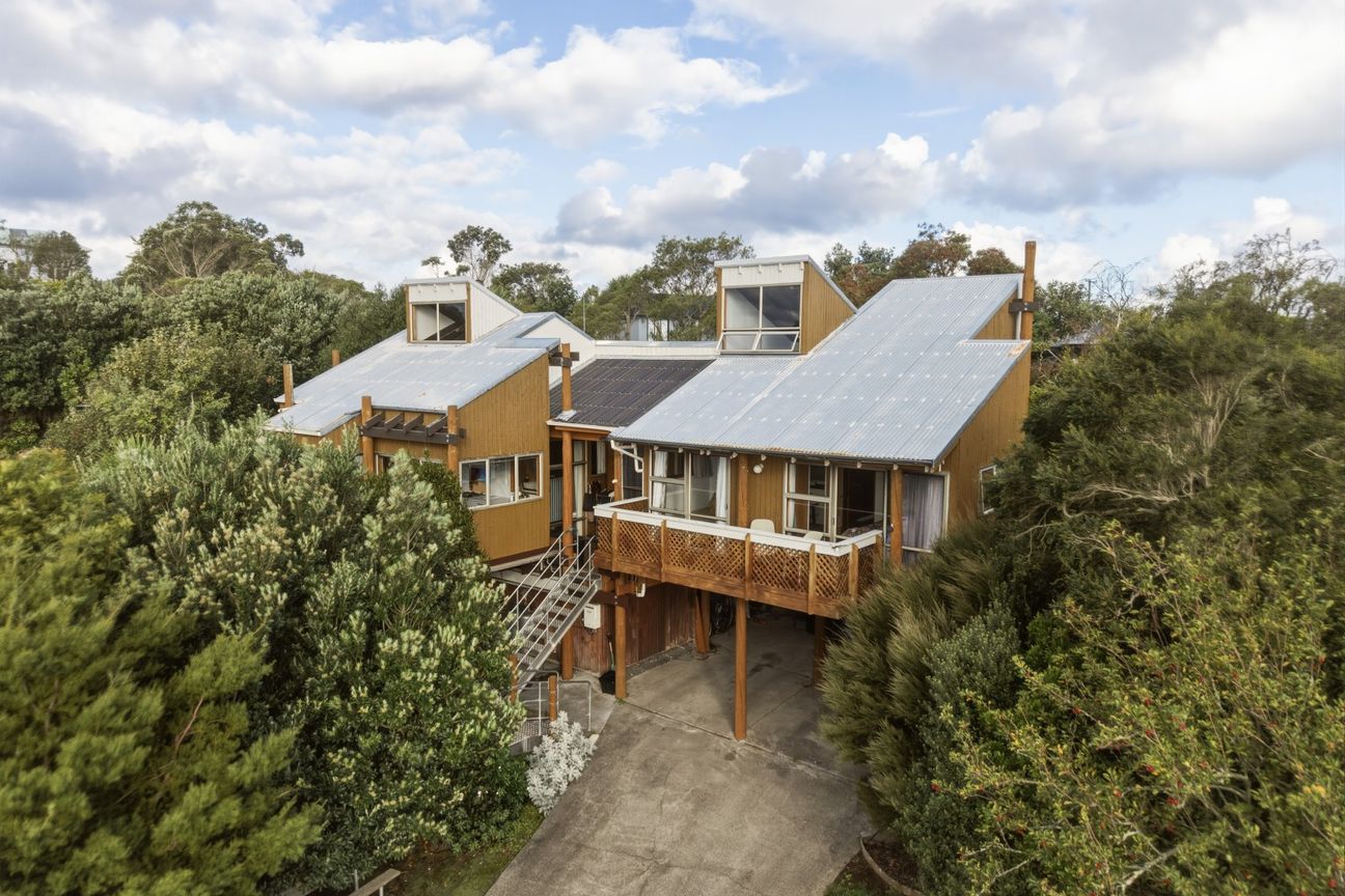 Your very own treehouse - View 2