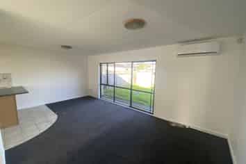 3/3 Thorn Place, Papatoetoe